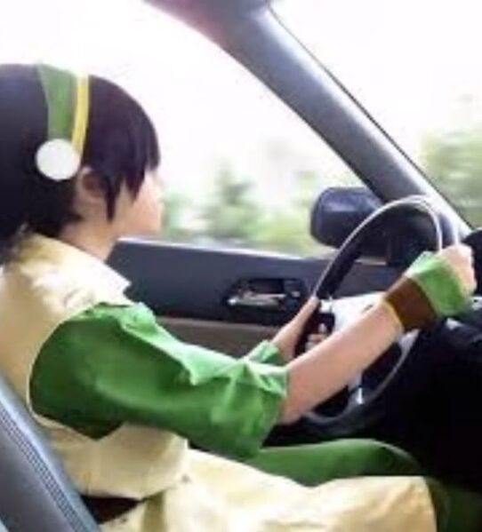 File:Uber driver toph driving.jpg